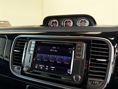 2018 Volkswagen Beetle - Thumbnail