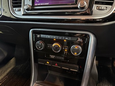 2018 Volkswagen Beetle - Thumbnail