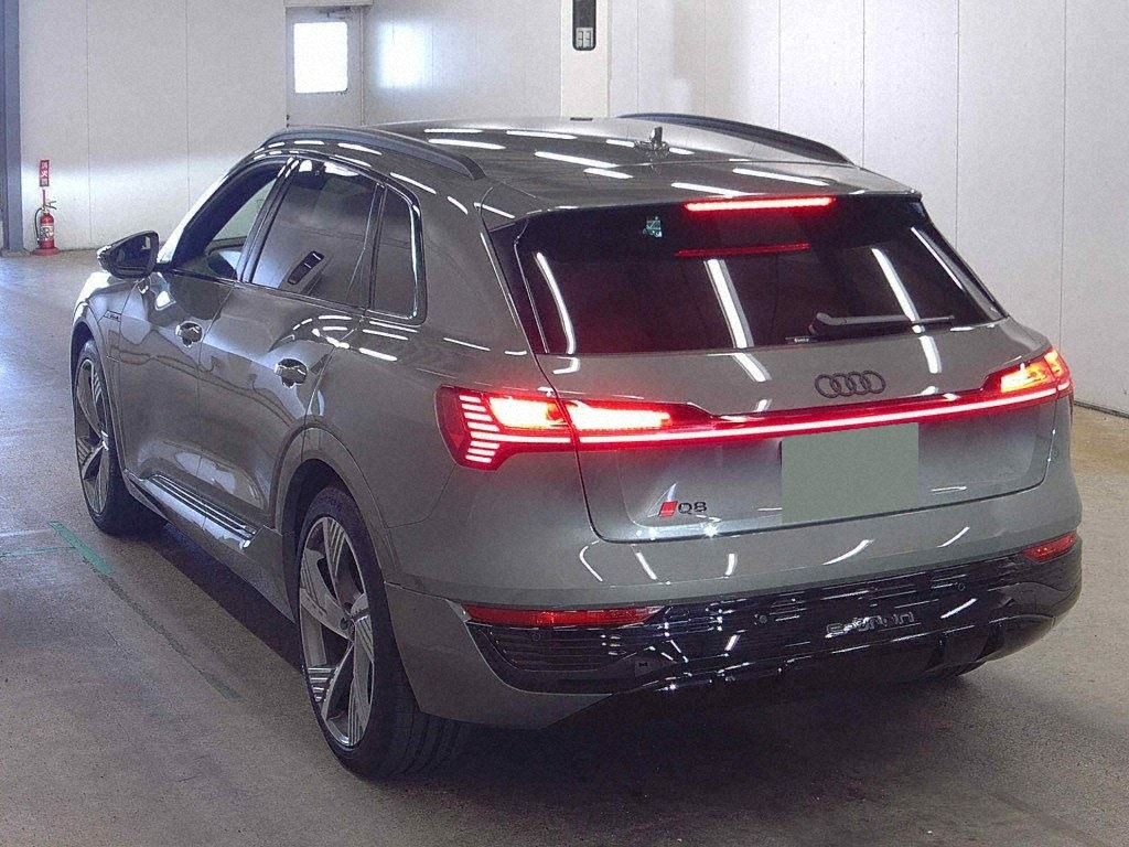 2025 Audi Q8