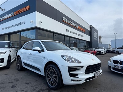 2015 Porsche Macan - Thumbnail