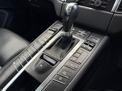 2015 Porsche Macan - Thumbnail