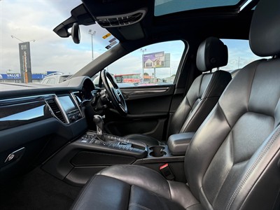 2015 Porsche Macan - Thumbnail