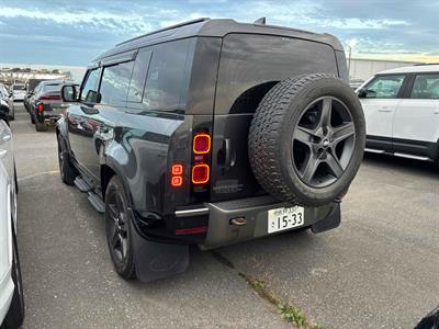 2022 Land Rover Defender - Thumbnail