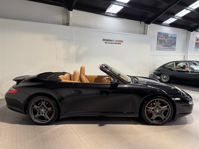 2005 Porsche 911 - Thumbnail