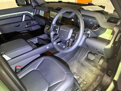 2023 Land Rover Defender - Thumbnail