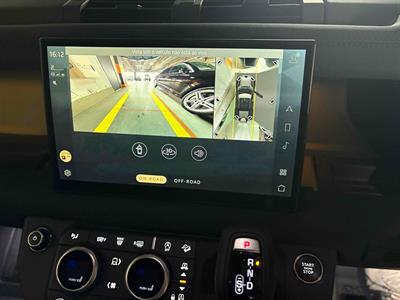 2023 Land Rover Defender - Thumbnail