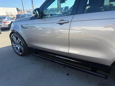 2021 Land Rover Discovery - Thumbnail