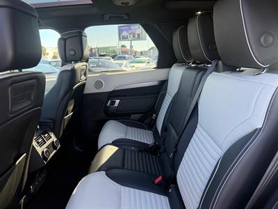 2021 Land Rover Discovery - Thumbnail