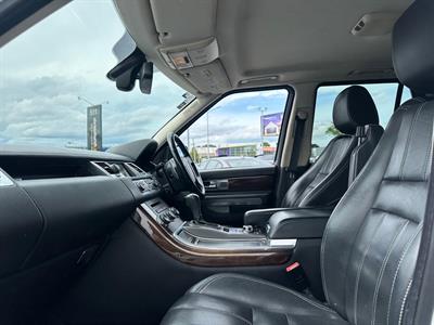 2010 Land Rover Range Rover - Thumbnail