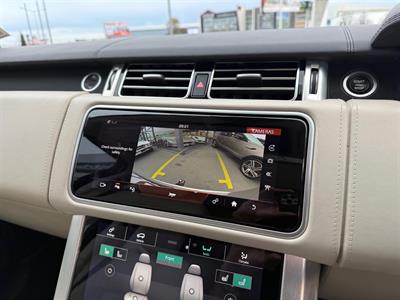 2018 Land Rover Range Rover - Thumbnail