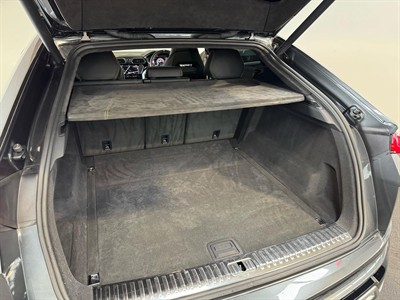 2019 Lamborghini Urus - Thumbnail