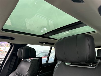 2022 Land Rover Range Rover - Thumbnail