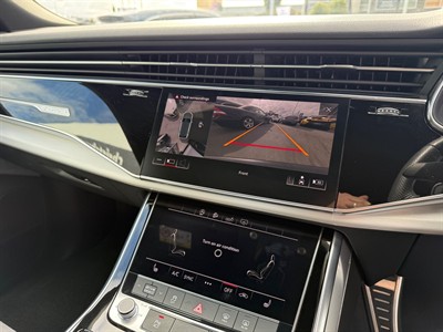 2019 Audi Q8 - Thumbnail