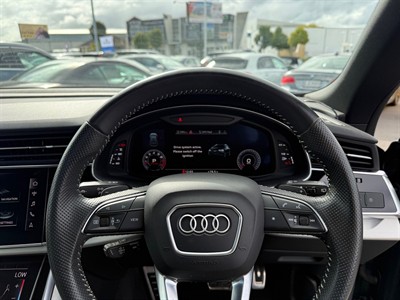 2019 Audi Q8 - Thumbnail