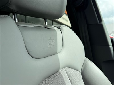 2019 Audi Q8 - Thumbnail