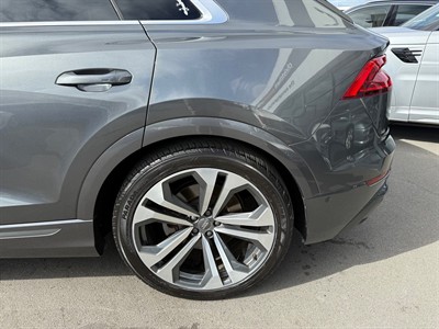 2019 Audi Q8 - Thumbnail