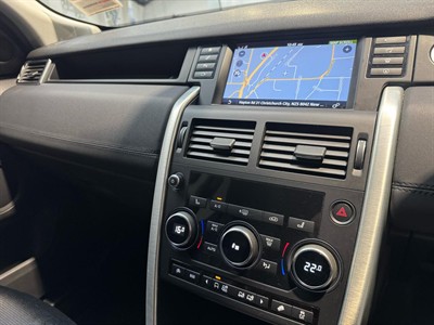 2017 Land Rover Discovery - Thumbnail