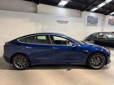 2019 Tesla Model 3 - Thumbnail