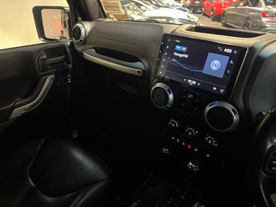 2016 Jeep Wrangler - Thumbnail