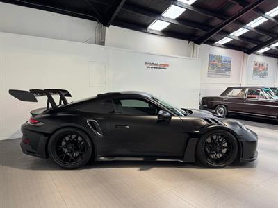 2024 Porsche 911 - Thumbnail