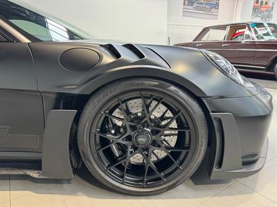 2024 Porsche 911 - Thumbnail