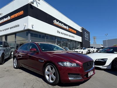 2016 Jaguar XF - Thumbnail