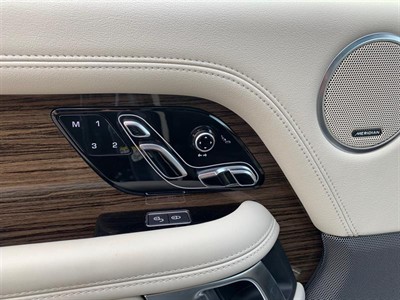 2019 Land Rover Range Rover - Thumbnail