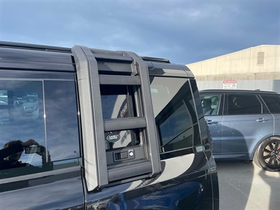 2020 Land Rover Defender - Thumbnail