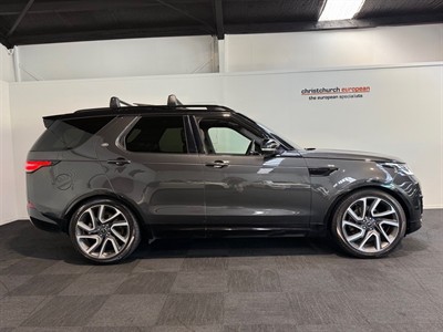 2017 Land Rover Discovery - Thumbnail