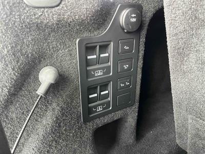 2017 Land Rover Discovery - Thumbnail