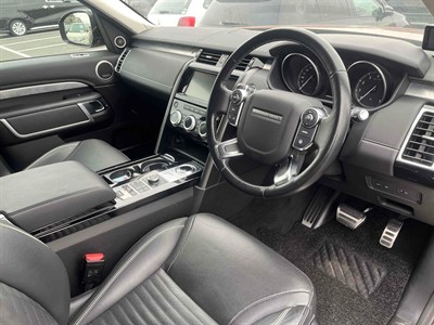 2017 Land Rover Discovery - Thumbnail