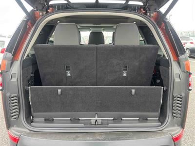 2017 Land Rover Discovery - Thumbnail