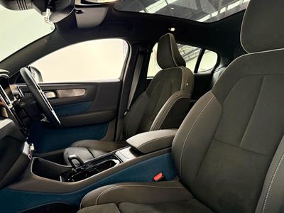 2022 Volvo C40 - Thumbnail