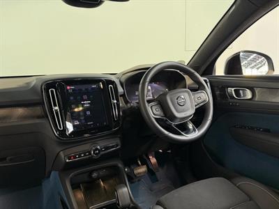 2022 Volvo C40 - Thumbnail