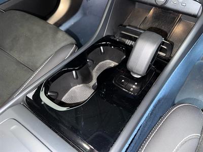 2022 Volvo C40 - Thumbnail