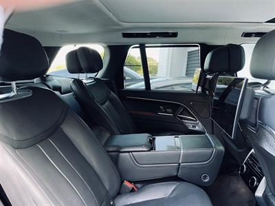 2022 Land Rover Range Rover - Thumbnail