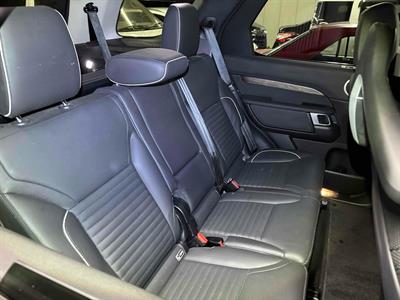 2017 Land Rover Discovery - Thumbnail