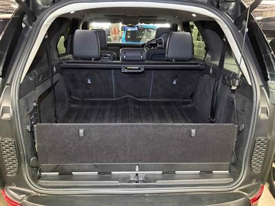 2017 Land Rover Discovery - Thumbnail