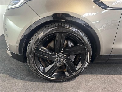 2024 Land Rover Discovery - Thumbnail