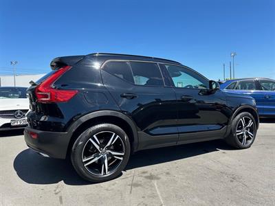 2019 Volvo XC40 - Thumbnail