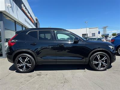 2019 Volvo XC40 - Thumbnail
