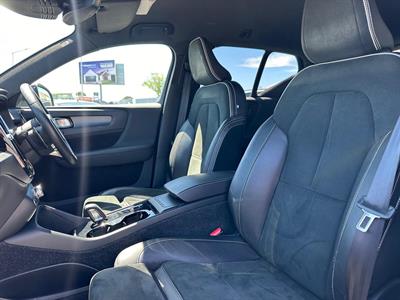 2019 Volvo XC40 - Thumbnail