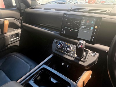 2022 Land Rover Defender - Thumbnail