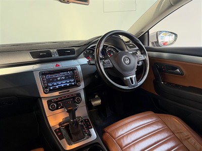 2009 Volkswagen Passat - Thumbnail