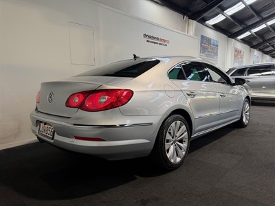 2009 Volkswagen Passat - Thumbnail