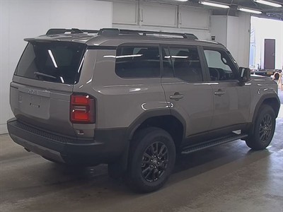 2026 Toyota Land Cruiser Prado - Thumbnail