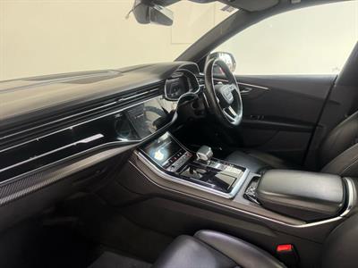 2021 Audi RS Q8 - Thumbnail