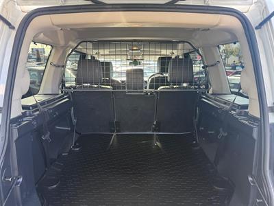 2015 Land Rover Discovery - Thumbnail