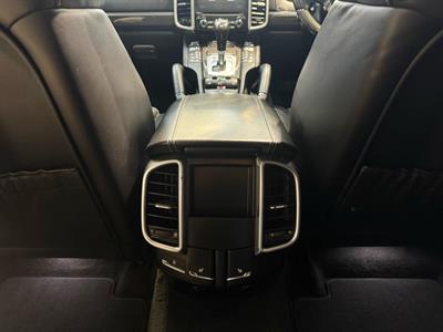2017 Porsche Cayenne - Thumbnail