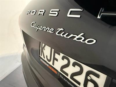 2017 Porsche Cayenne - Thumbnail